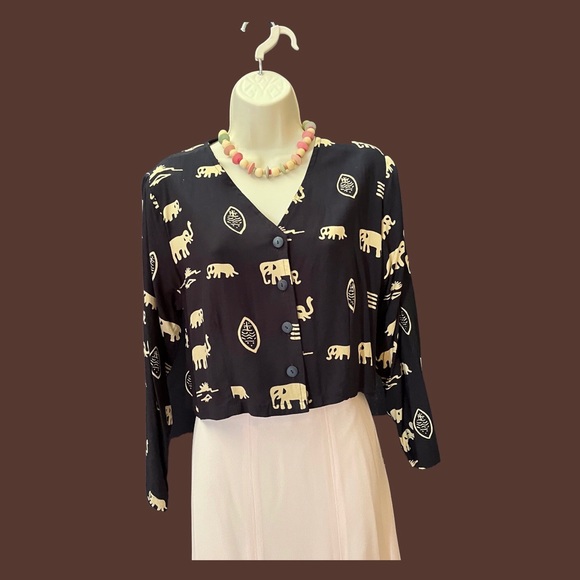 Cropped rayon blouse by Asian Creations. Size Small. - Picture 4 of 9